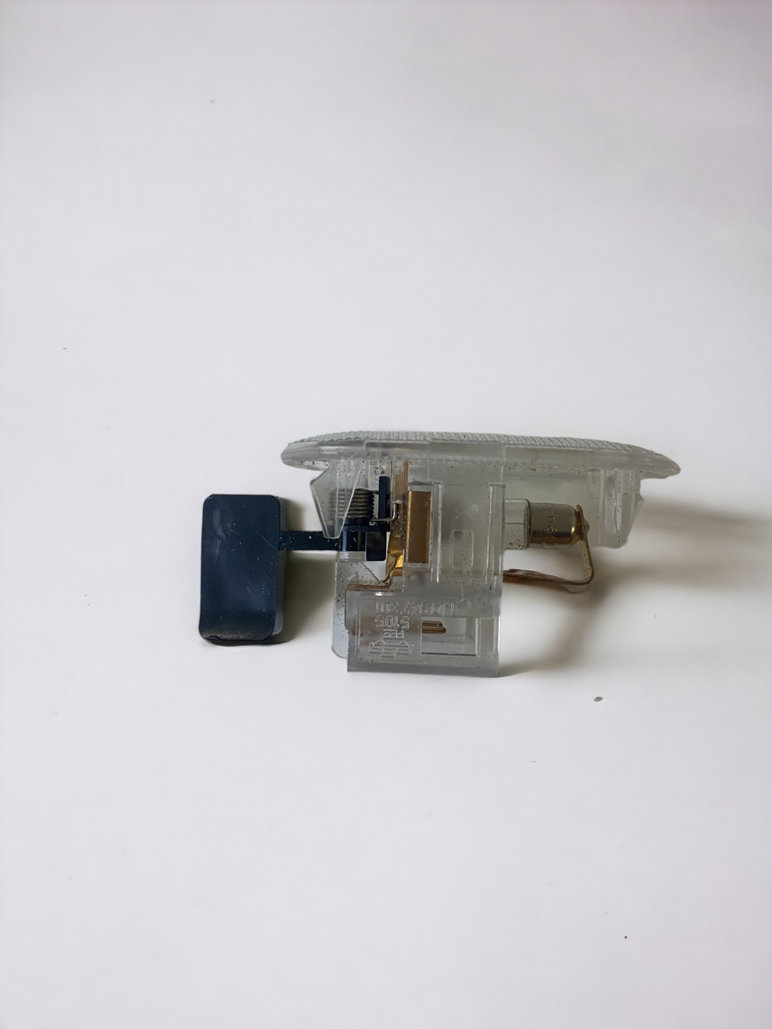 /assets/uploads/volkswagen-golf-4-1998---2005-torpido-lambasi-aydinlatmasi-665ec418069fa.jpg