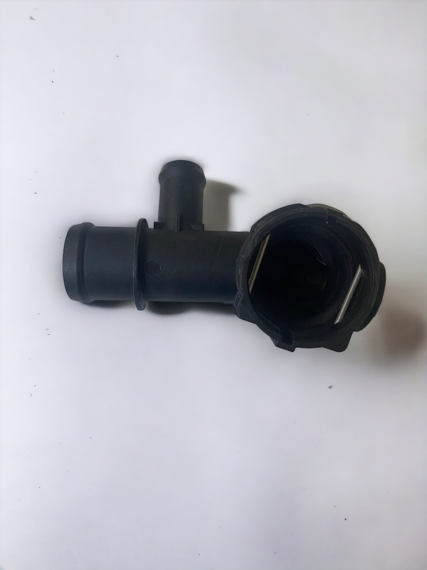 /assets/uploads/volkswagen-passat-b9-2020---2024-radyator-su-flansi-5q0122291bg-665ec56068bda.jpg